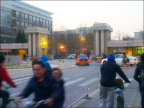 北京清華大學東門